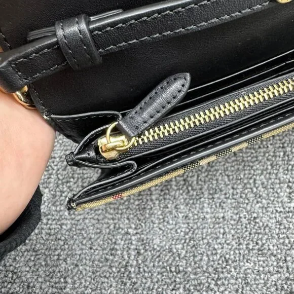 Burberry Leather Shoulder Bag 450-021925 - Picture 9 of 16